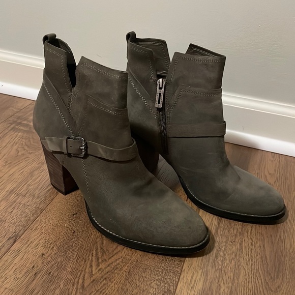 Ivanka Trump Shoes - Ivanka Trump booties